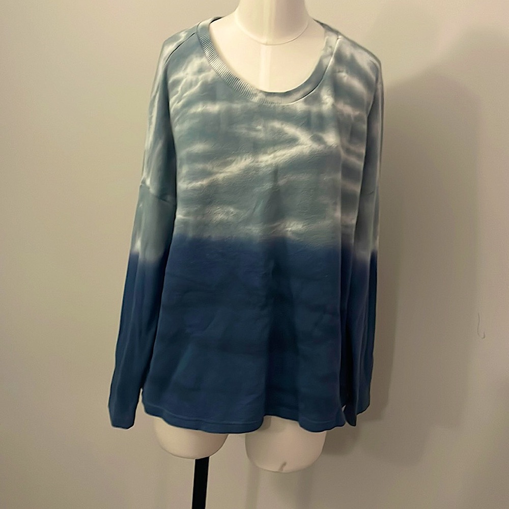 American eagle pull over sweater